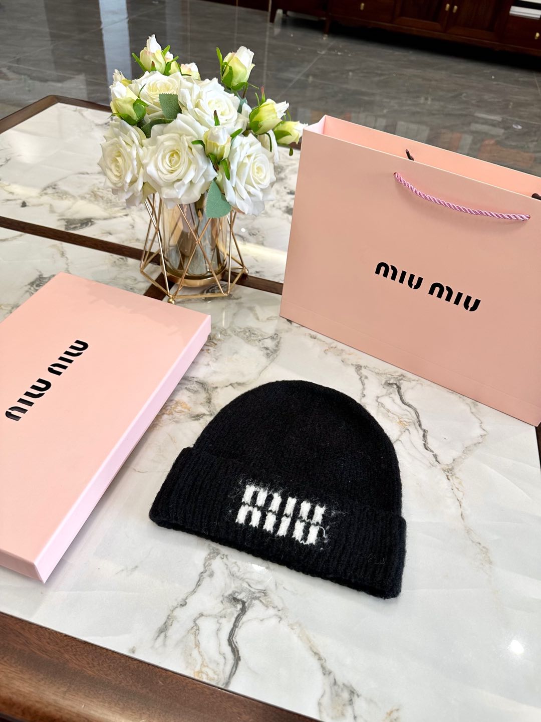 miu miu hat model 31